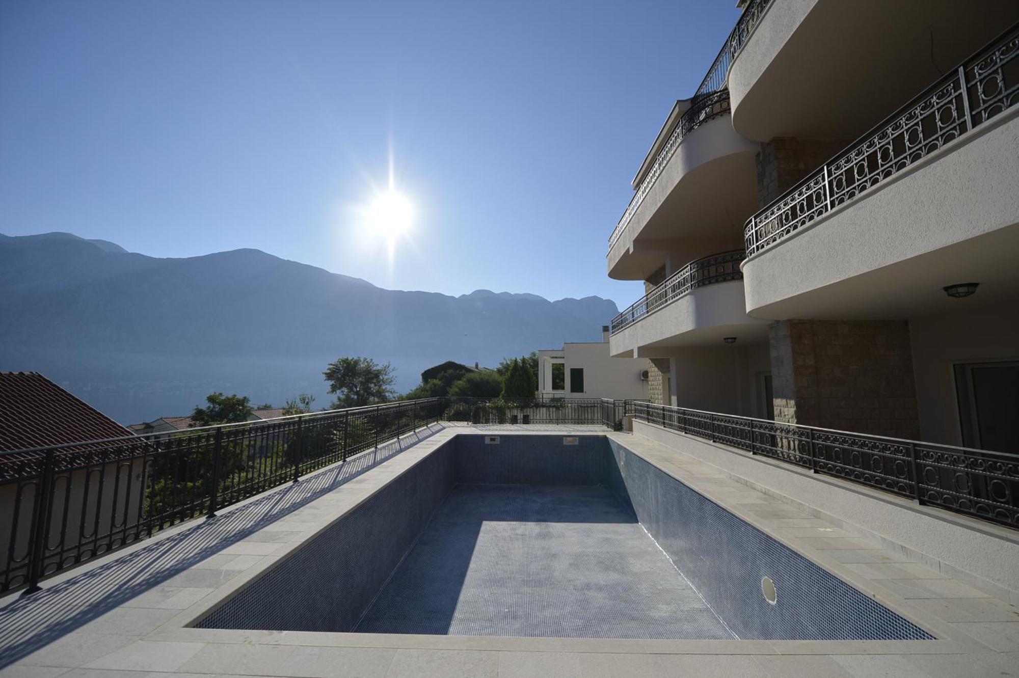 Luxurious 3-Bedroom Apartment By Mn Property Kotor Dış mekan fotoğraf