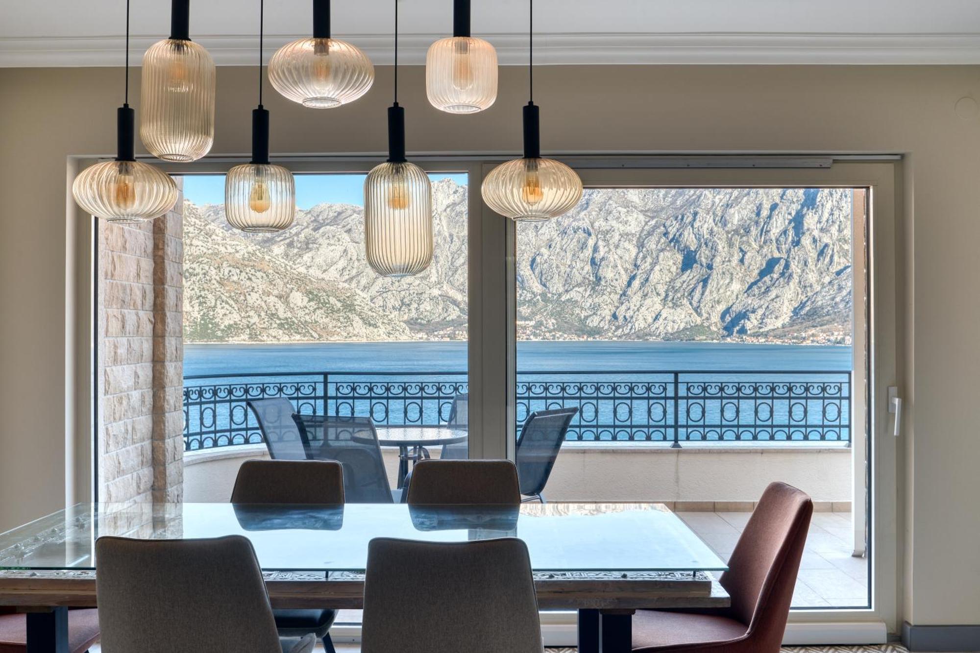Luxurious 3-Bedroom Apartment By Mn Property Kotor Dış mekan fotoğraf