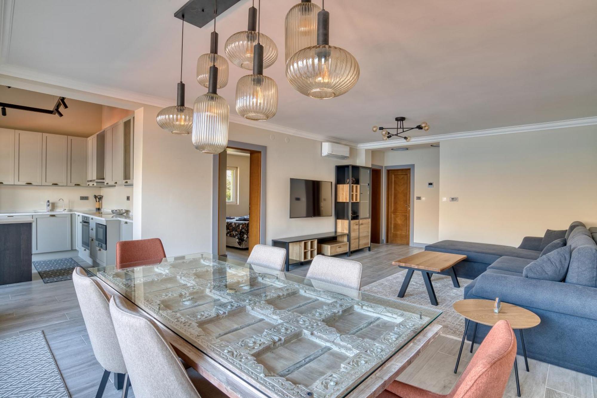 Luxurious 3-Bedroom Apartment By Mn Property Kotor Dış mekan fotoğraf