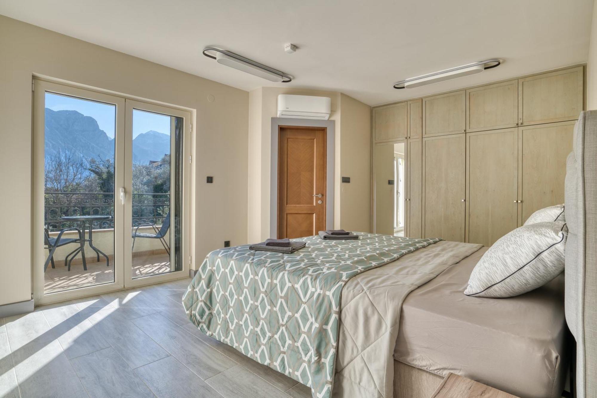 Luxurious 3-Bedroom Apartment By Mn Property Kotor Dış mekan fotoğraf