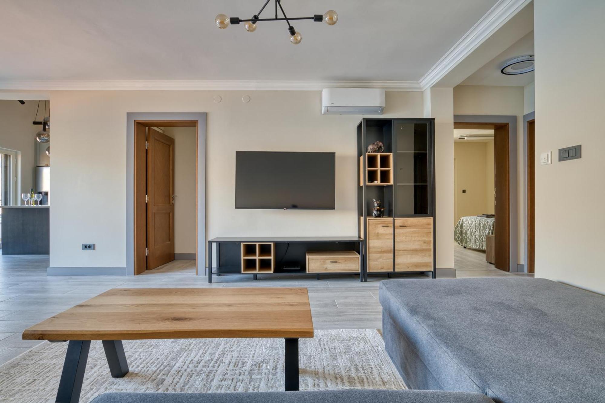 Luxurious 3-Bedroom Apartment By Mn Property Kotor Dış mekan fotoğraf