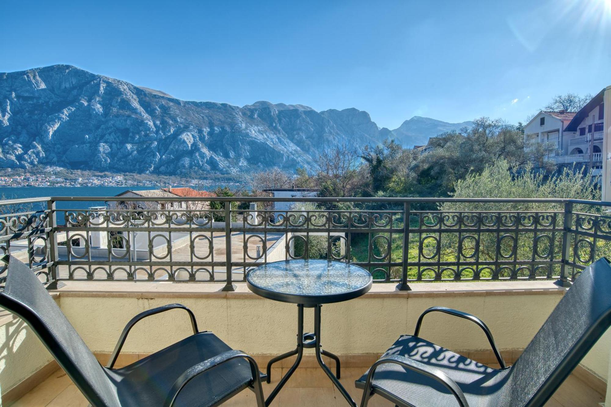 Luxurious 3-Bedroom Apartment By Mn Property Kotor Dış mekan fotoğraf
